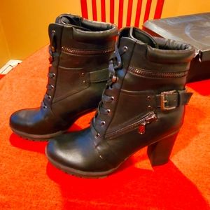 NIB Guess Black Heeled Boot Zipper & Buckle Accents Flannel Lining Size 10